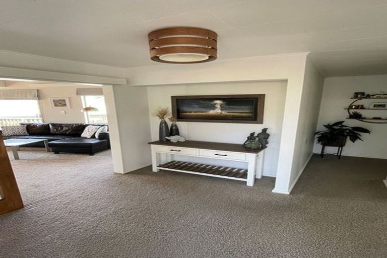 Photo of property in 11 Randall Place, Hospital Hill, Napier, 4110