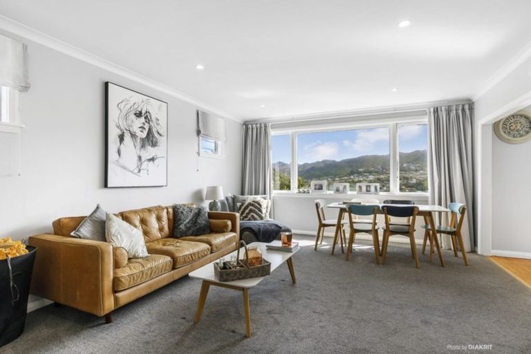 Photo of property in 16 Waru Street, Khandallah, Wellington, 6035