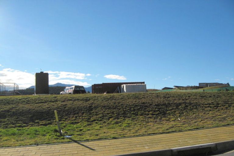Photo of property in 7 Bovett Place, Wanaka, 9305