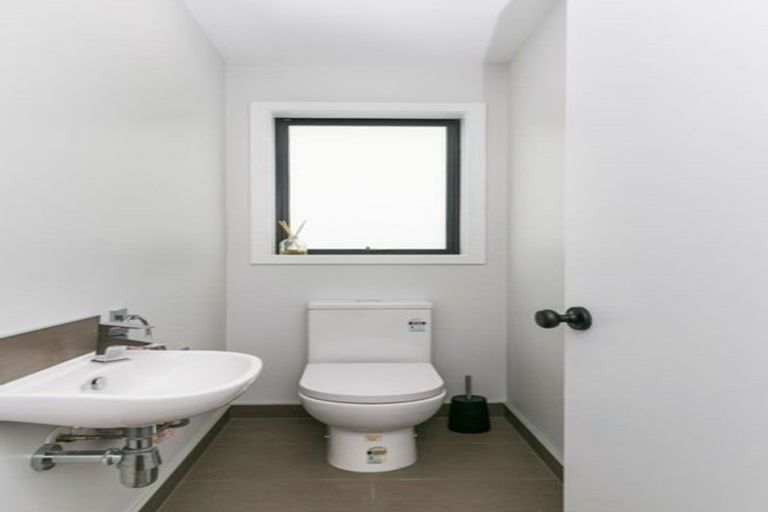 Photo of property in 15 Hindmarsh Street, Johnsonville, Wellington, 6037