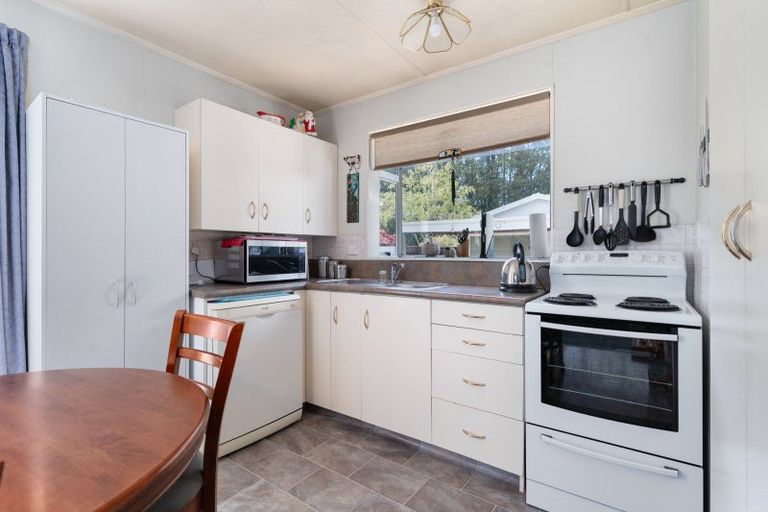 Photo of property in 13 Deller Drive, Carterton, 5713