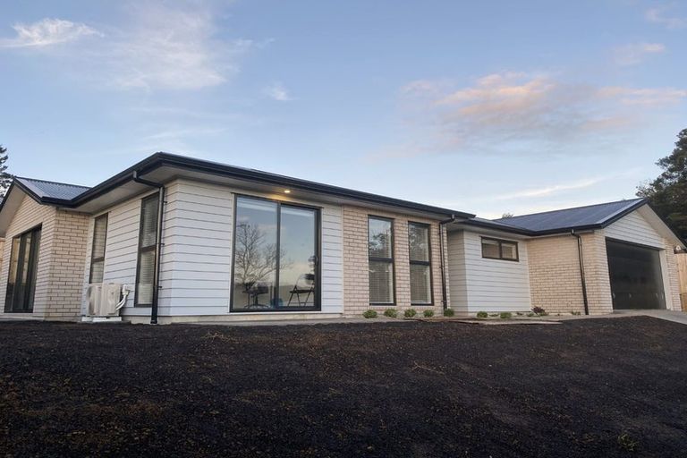 Photo of property in 5 Monterey Rise, Te Kamo, 0112