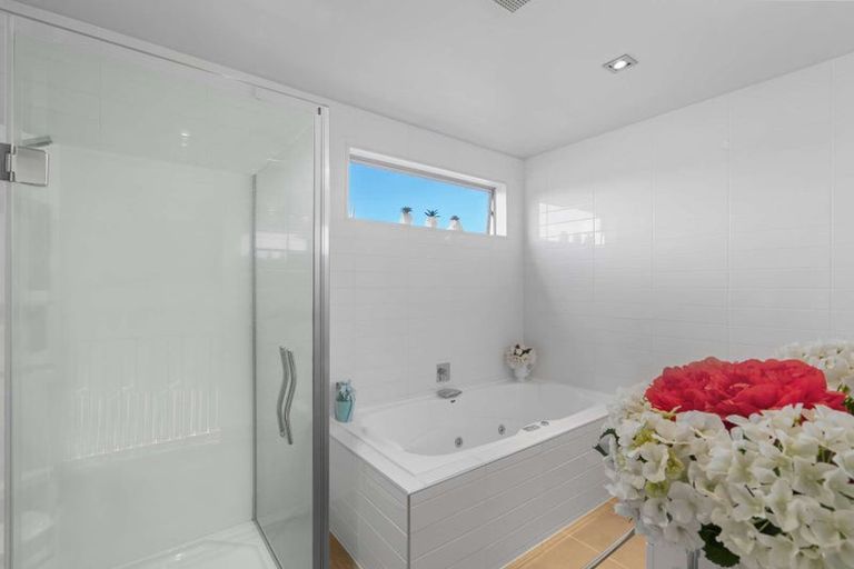 Photo of property in 31 Linkwater Way, Parklands, Christchurch, 8083