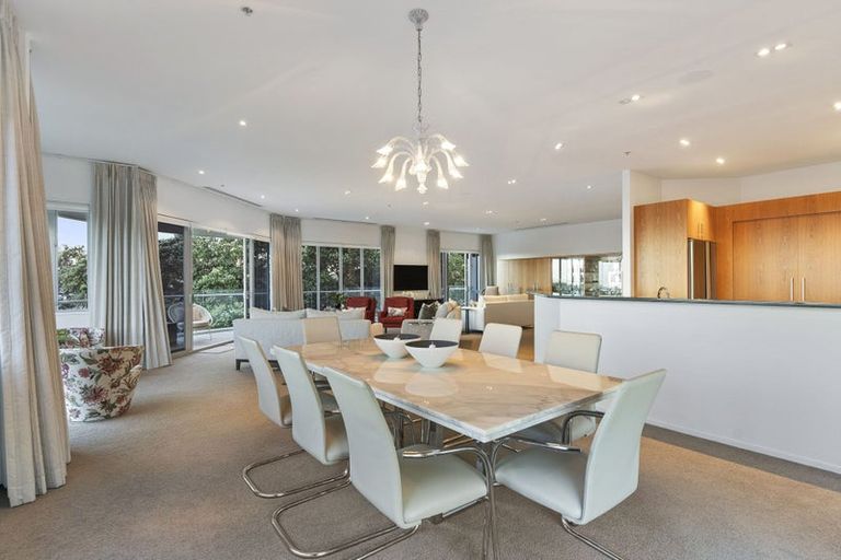 Photo of property in 1/7 The Promenade, Takapuna, Auckland, 0622