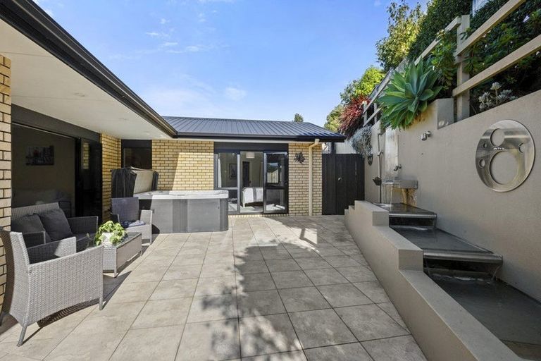 Photo of property in 4 Willow Place, Whalers Gate, New Plymouth, 4310