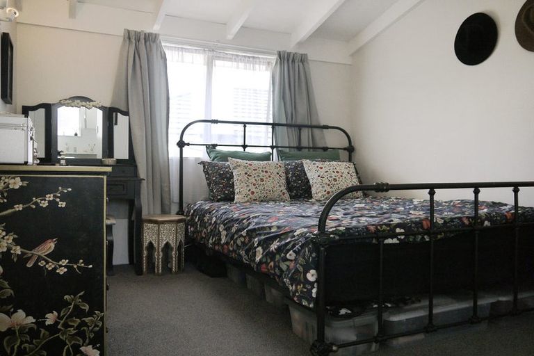 Photo of property in 24/125u Queens Drive, Lyall Bay, Wellington, 6022