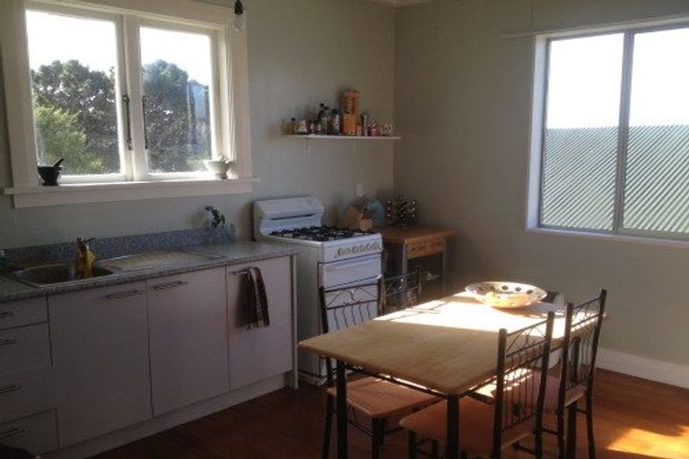 Photo of property in 12 Karepa Street, Brooklyn, Wellington, 6021