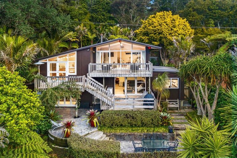 Photo of property in 67 Kohu Road, Titirangi, Auckland, 0604