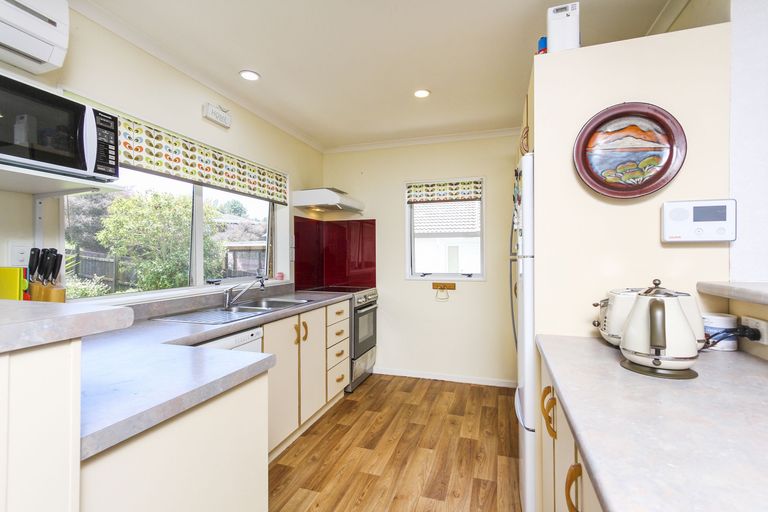 Photo of property in 62 Garton Drive, Massey, Auckland, 0614