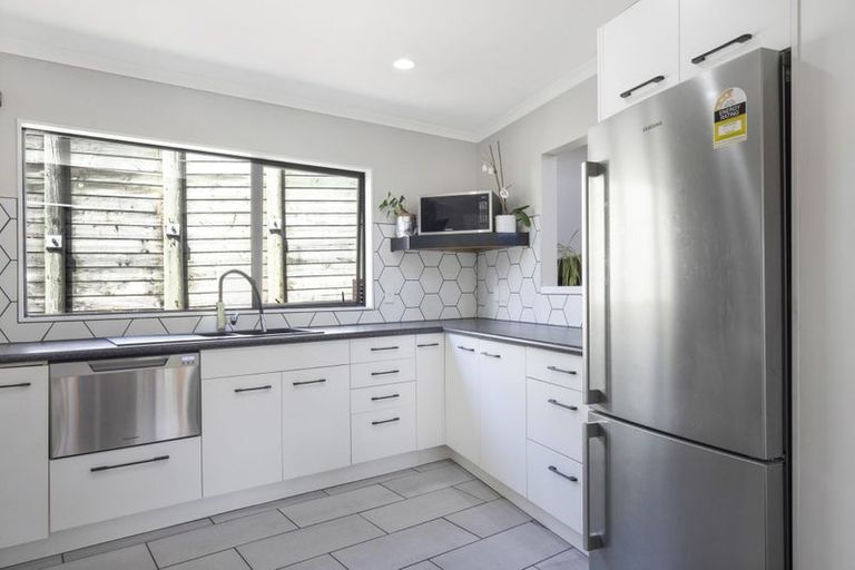 Photo of property in 20 Shackle Lane, Whitby, Porirua, 5024