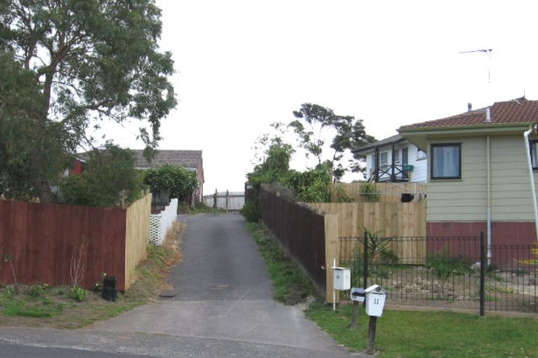Photo of property in 11 Landsdale Place, Massey, Auckland, 0614