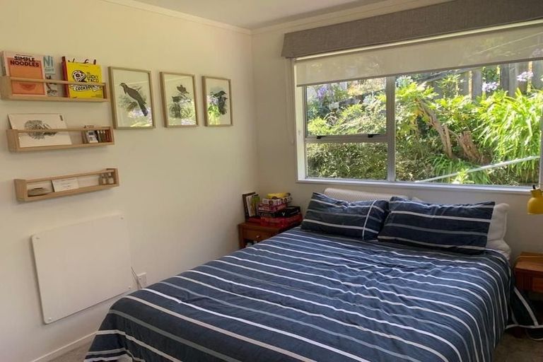 Photo of property in 1/20 Doris Gordon Crescent, Crofton Downs, Wellington, 6035