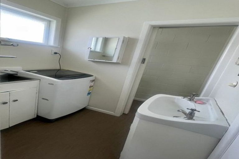 Photo of property in 2/68 Great South Road, Manurewa, Auckland, 2102