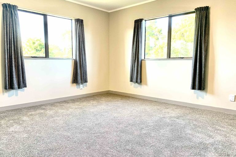 Photo of property in 2/23 Rata Street, New Lynn, Auckland, 0600