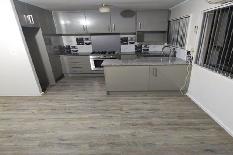 Photo of property in 4/60 Nikau Street, New Lynn, Auckland, 0600