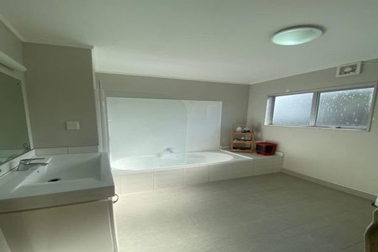 Photo of property in 77a Rosier Road, Glen Eden, Auckland, 0602