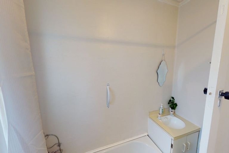 Photo of property in 19 Liverpool Street, Levin, 5510
