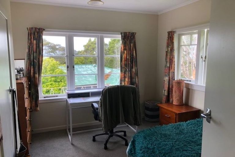 Photo of property in 212 Godley Road, Titirangi, Auckland, 0604