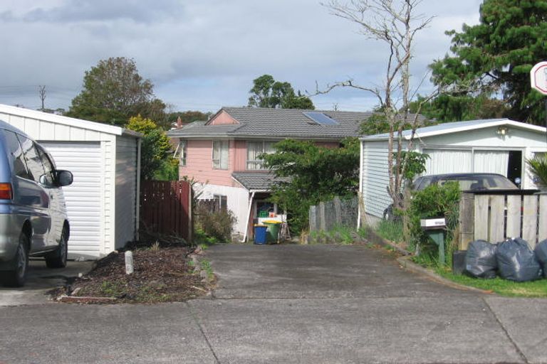 Photo of property in 16 Karina Place, Glen Eden, Auckland, 0602