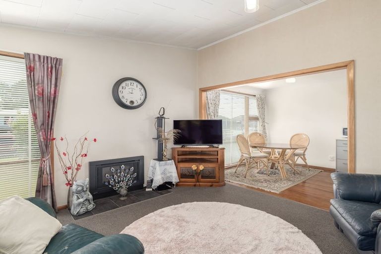 Photo of property in 33 Compton Street, Woolston, Christchurch, 8062