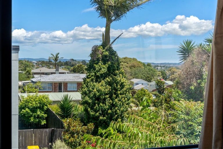 Photo of property in 5/36 Kaipatiki Road, Glenfield, Auckland, 0629