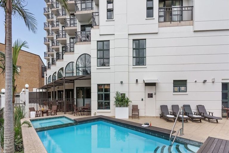 Photo of property in 26 Crompton Road, Massey, Auckland, 0614