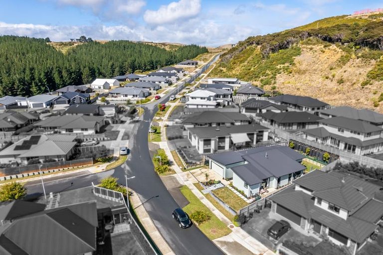 Photo of property in 6 Schooner Drive, Whitby, Porirua, 5024