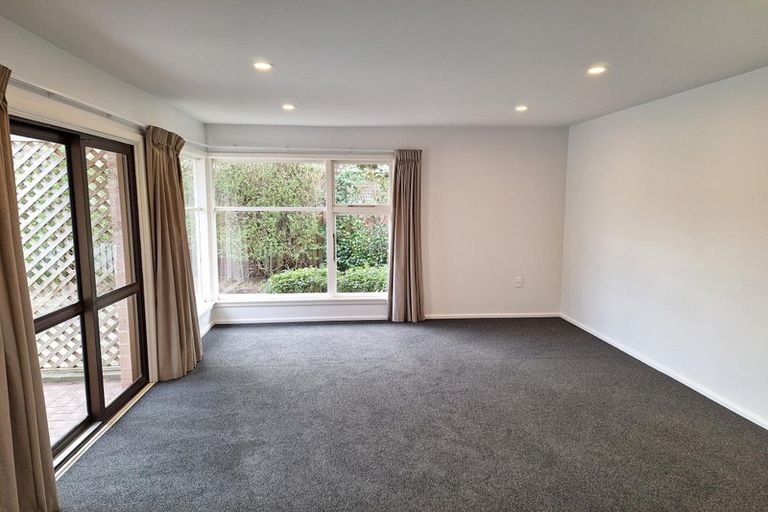 Photo of property in 37 Tintern Avenue, Avonhead, Christchurch, 8042