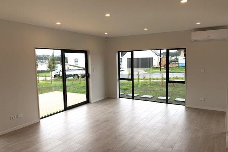 Photo of property in 19 Kelly Road, Riverhead, 0820