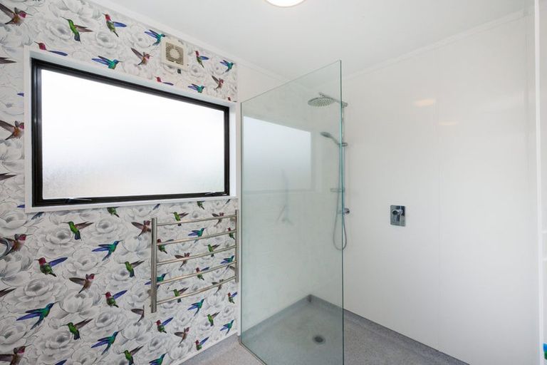 Photo of property in 26 Peppertree Glade, Kelvin Grove, Palmerston North, 4414