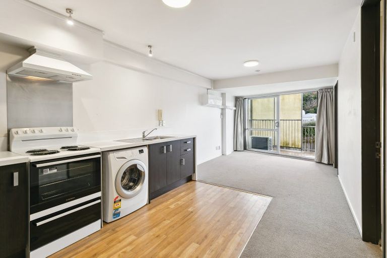 Photo of property in 8h Finlay Terrace, Mount Cook, Wellington, 6021