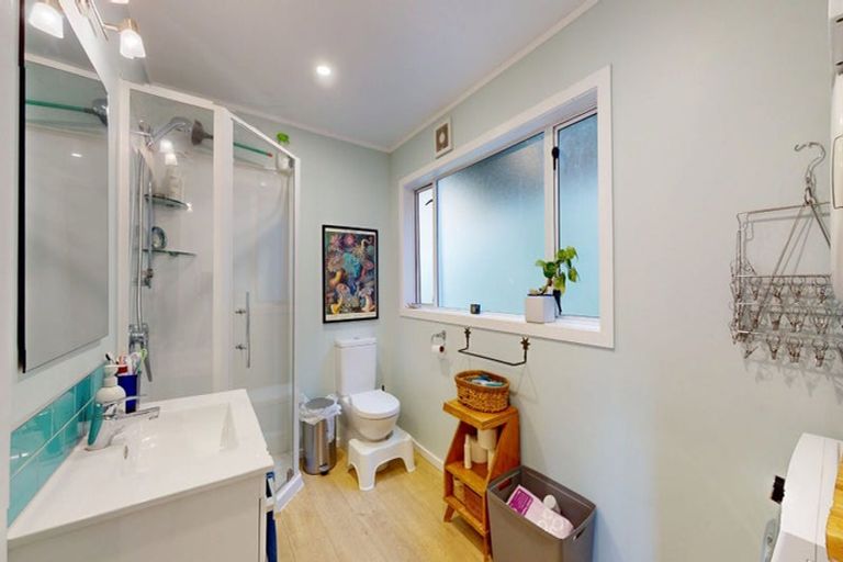 Photo of property in 103 Houghton Bay Road, Houghton Bay, Wellington, 6023