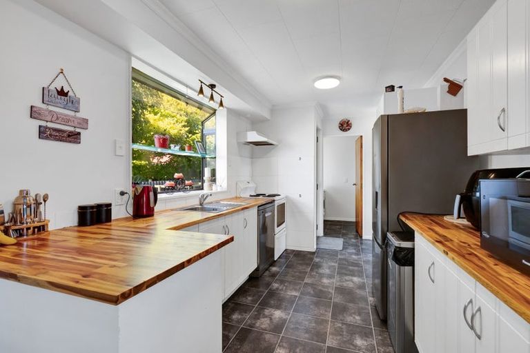 Photo of property in 10 Tawari Street, Inglewood, 4330