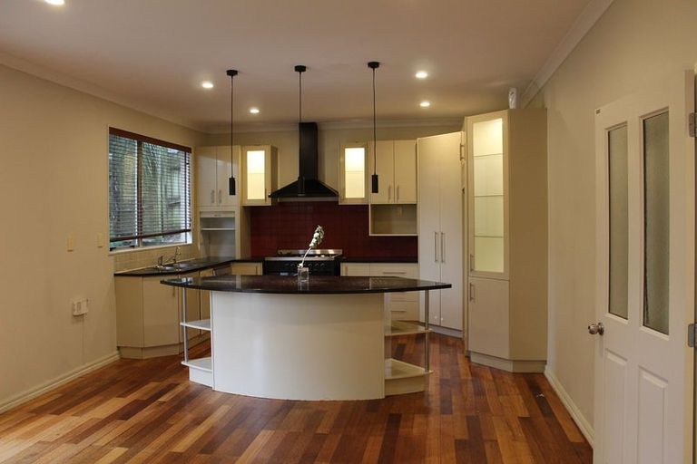 Photo of property in 10 Summerfield Lane, Albany, Auckland, 0632