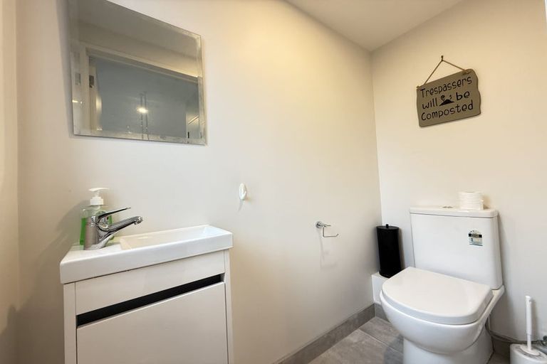 Photo of property in 6 Kearns Drive, Hobsonville, Auckland, 0616