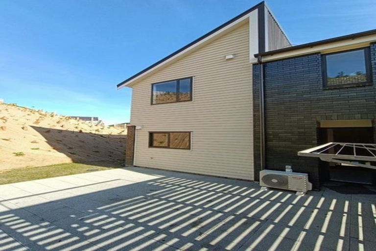 Photo of property in 27 Holystone Road, Whitby, Porirua, 5024