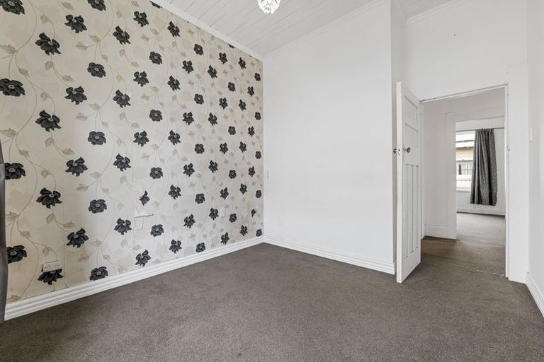 Photo of property in 278 South Road, Hawera, 4610