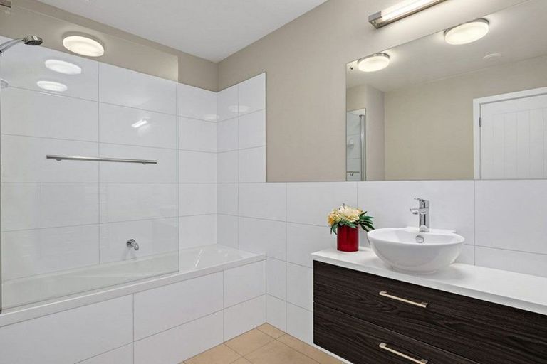 Photo of property in 118 Landmark Terrace, Orewa, 0931