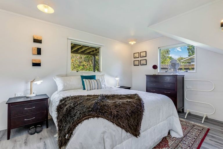 Photo of property in 11 Bays Road, Orere Point, Papakura, 2585