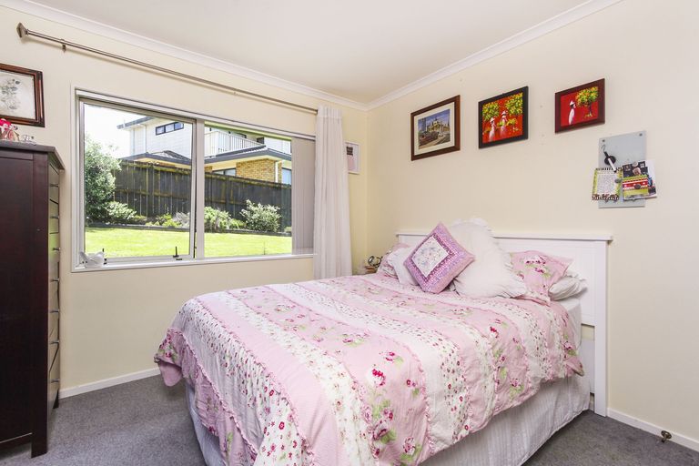 Photo of property in 62 Garton Drive, Massey, Auckland, 0614