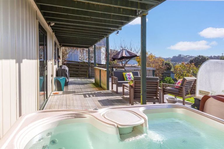 Photo of property in 22 Hicks Close, Whitby, Porirua, 5024