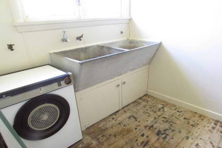 Photo of property in 39 Cambridge Street, Tapanui, 9522