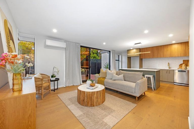 Photo of property in 1/100 Innes Road, St Albans, Christchurch, 8052