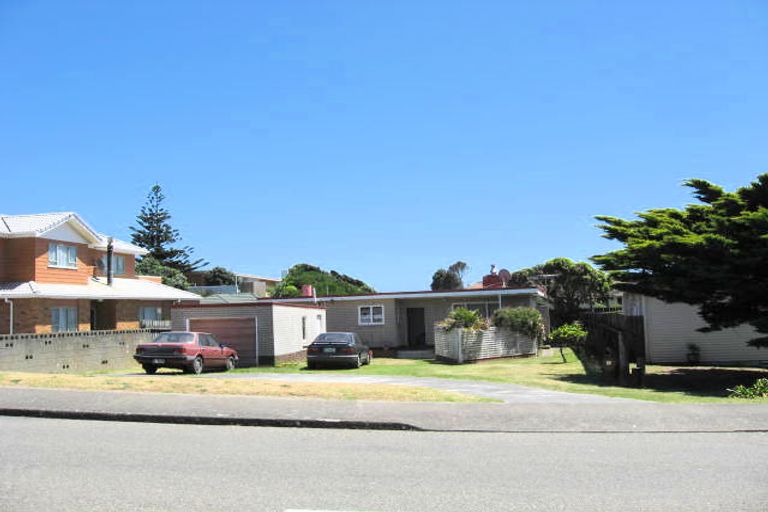 Photo of property in 20 Tireti Road, Titahi Bay, Porirua, 5022