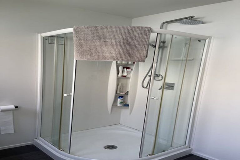 Photo of property in 10 Granville Drive, Massey, Auckland, 0614