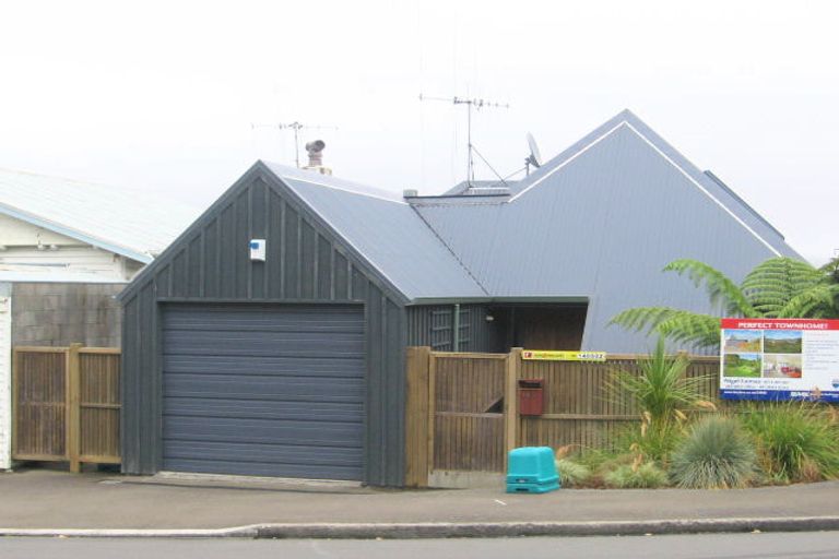 Photo of property in 19a Pembroke Road, Northland, Wellington, 6012