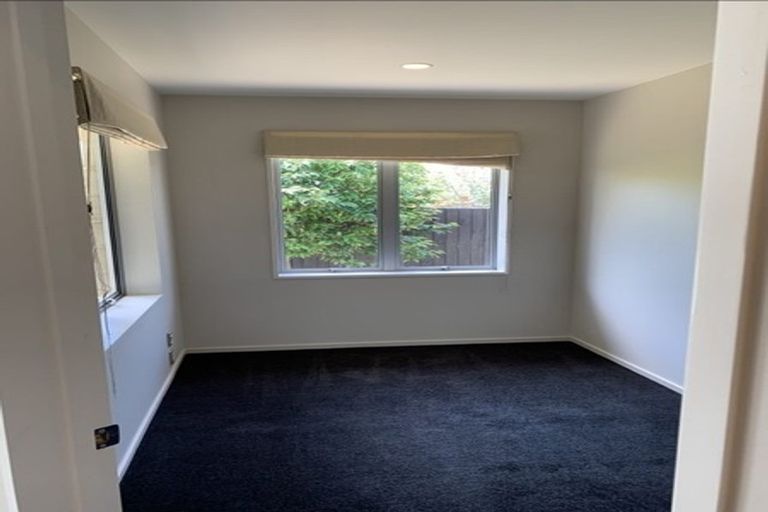 Photo of property in 18 Linkwater Way, Parklands, Christchurch, 8083