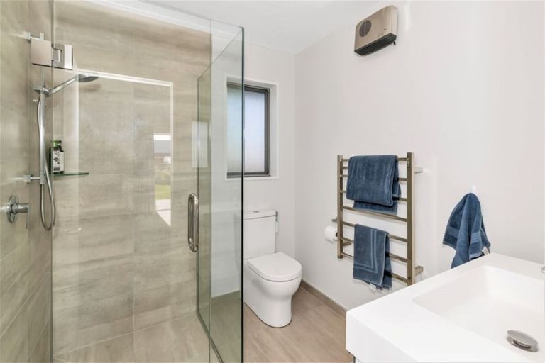 Photo of property in 2 Paradise Way, Amberley, 7410