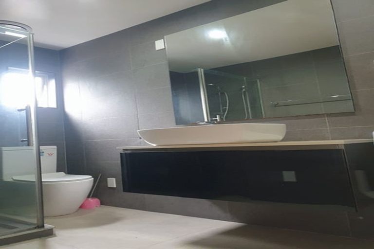 Photo of property in 208 Don Buck Road, Massey, Auckland, 0614