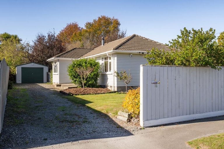 Photo of property in 16 Fatima Street, Redwood, Christchurch, 8051